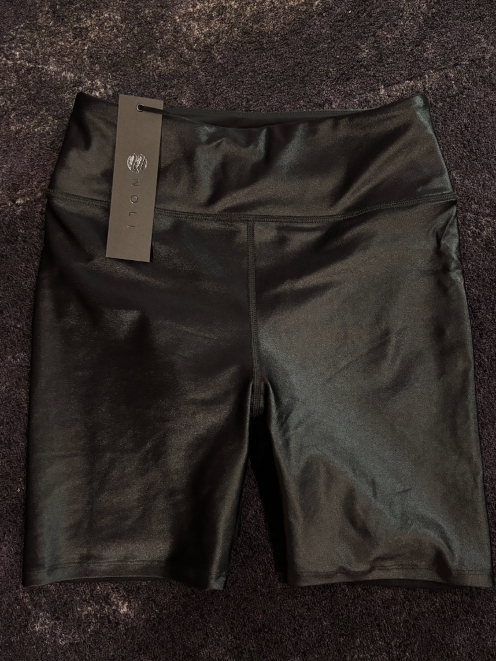 Noli Yoga Liquid Biker Short – Black Gloss - Picture 3 of 5